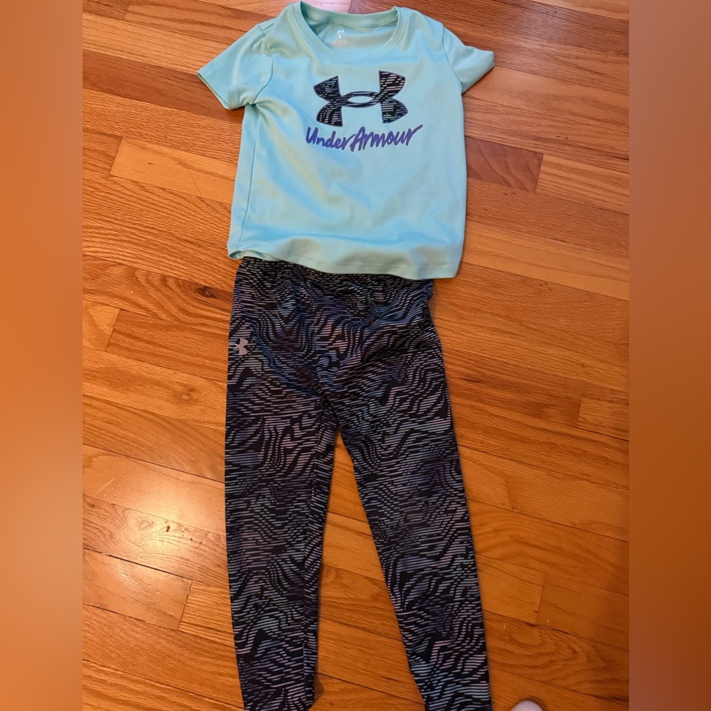 Under Armour Mint Green Tee and Black Zigzag Leggings